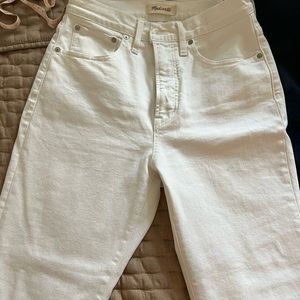 Never worn, Madewell Perfect Vintage Jean in white, size 27